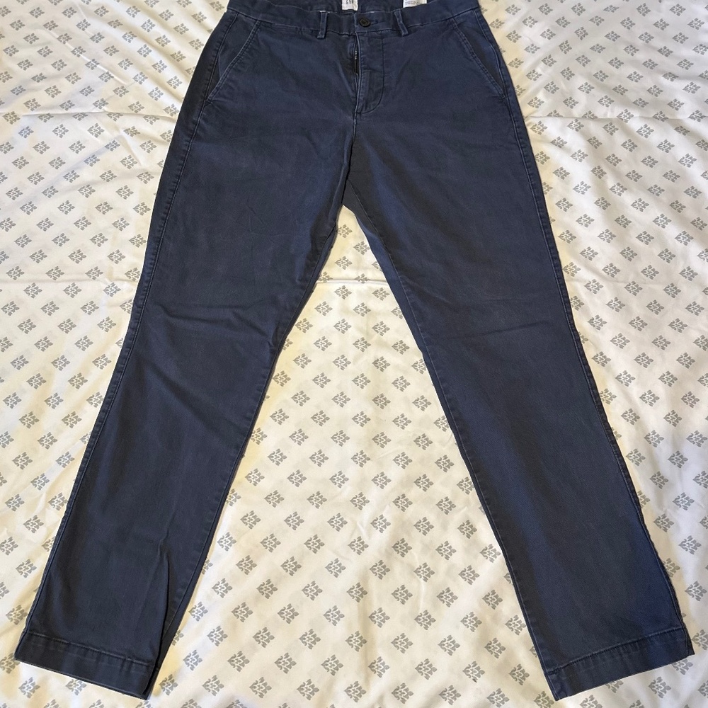 Gap Essential Khaki